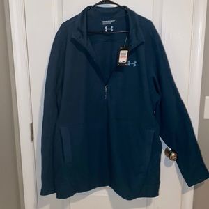 Men’s Under Armour 1/4 zip fleece pullover, front pocket.